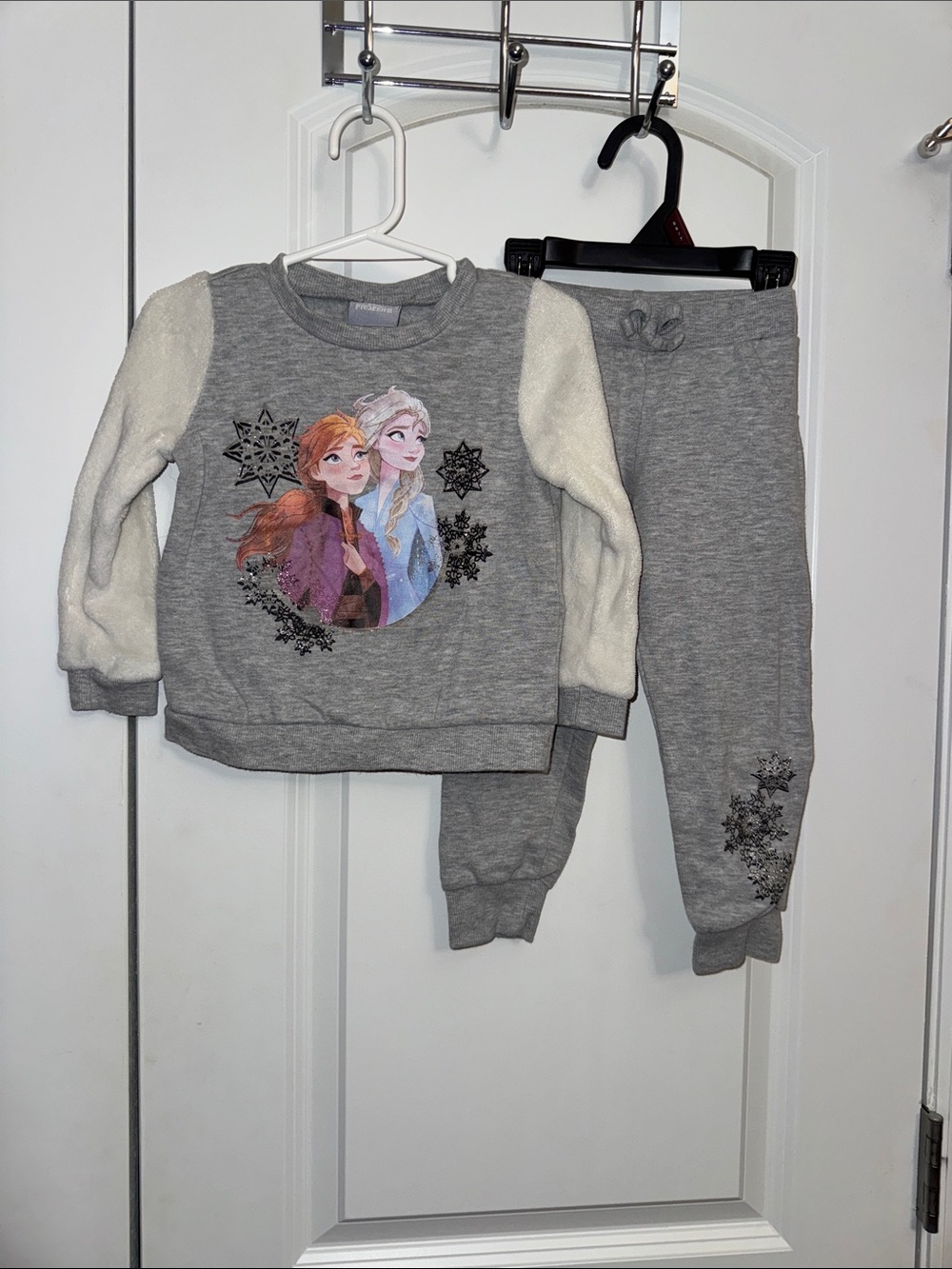 Disney Girls Grey and Cream Frozen Fleece Pajama Set